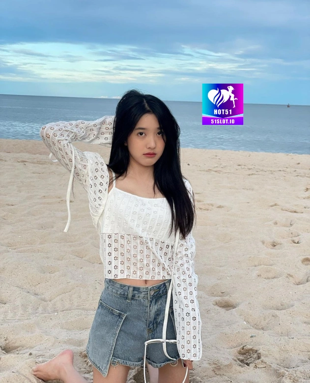 Ayu Kartika HOT51