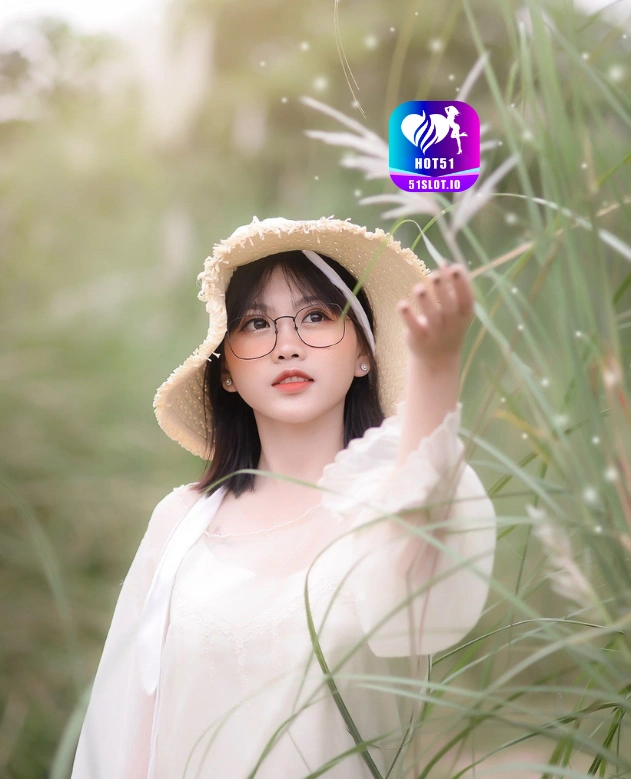 Ayu Umami HOT51