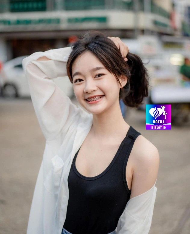 Bella Pertiwi HOT51
