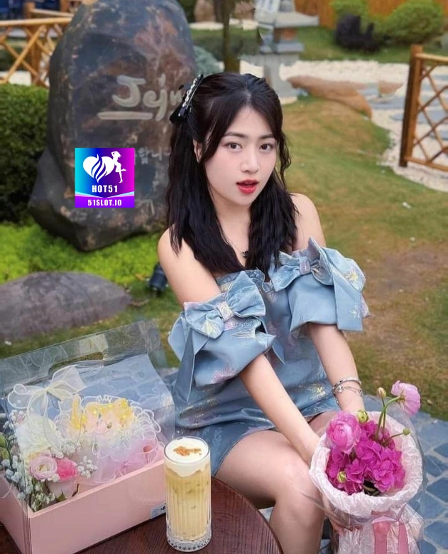 Dewi Permatasari HOT51