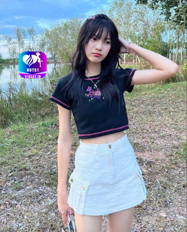 Dewi Pratama HOT51