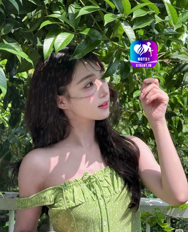 Dewi Syahrini HOT51
