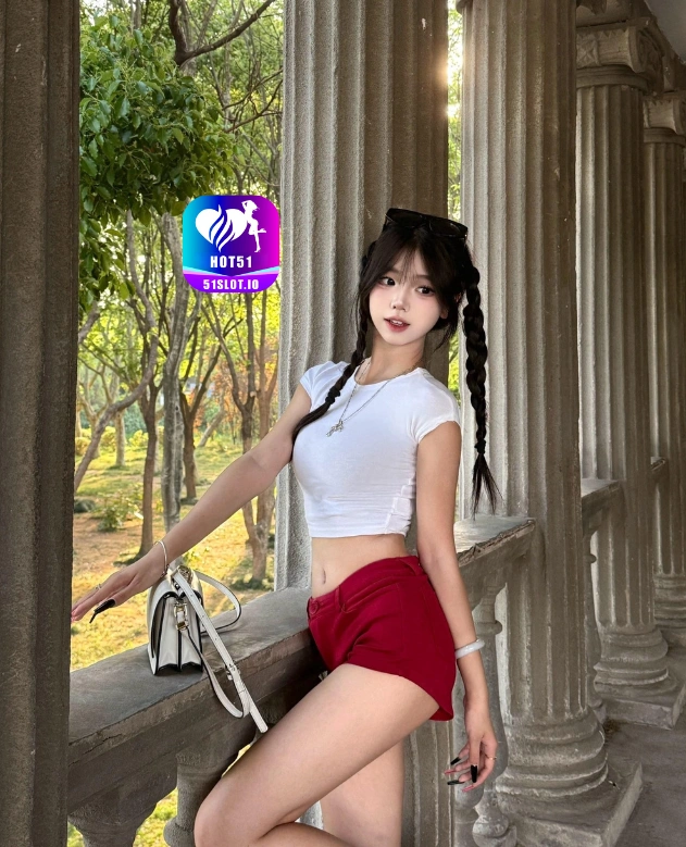 Indah Santoso HOT51