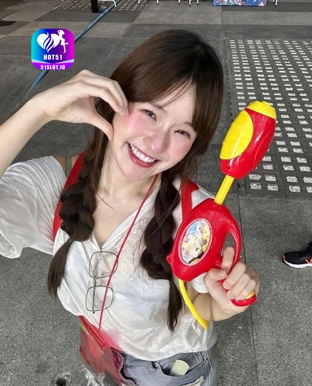 Intan Hutabarat HOT51