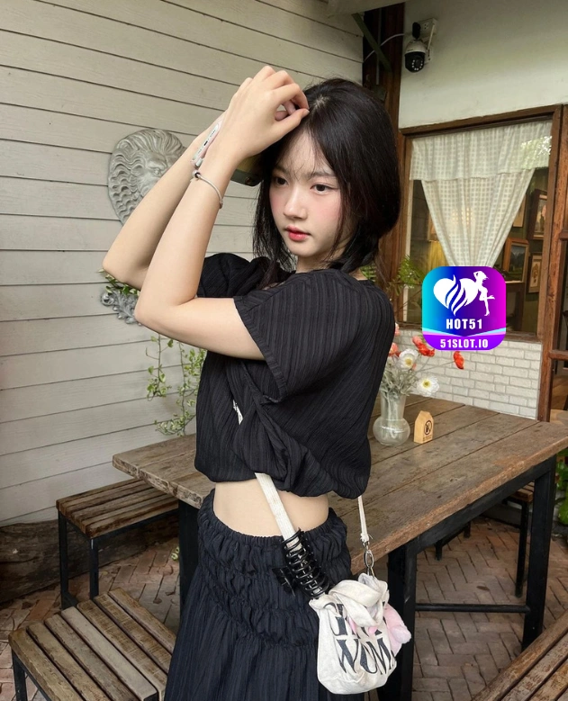 Intan Siregar HOT51