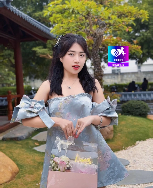 Intan Syahrini HOT51