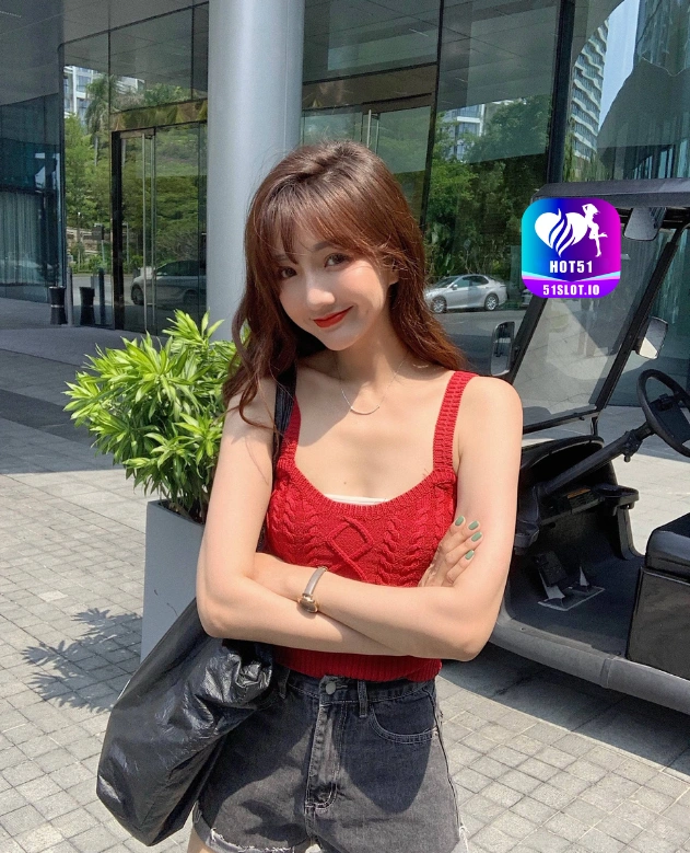 Lestari Pertiwi HOT51
