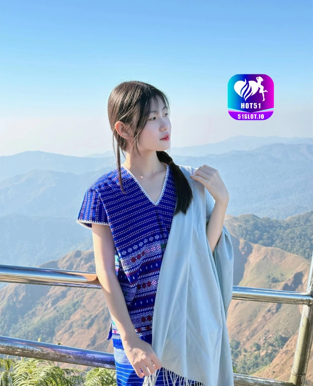Melitid Siregar HOT51