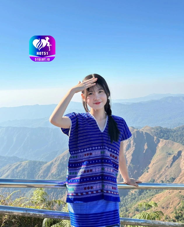 Melitid Siregar HOT51