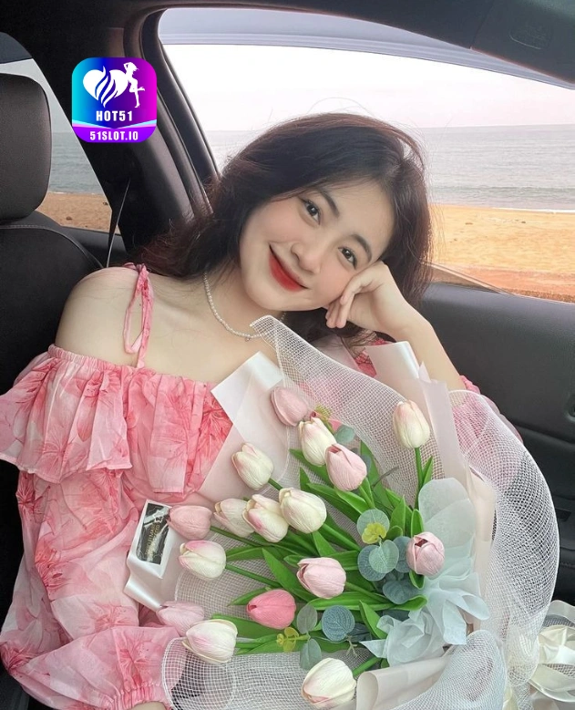Putri Pertiwi HOT51