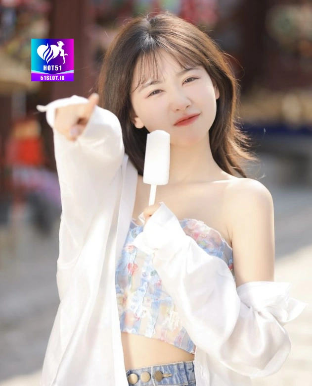 Putri Pertiwi HOT51
