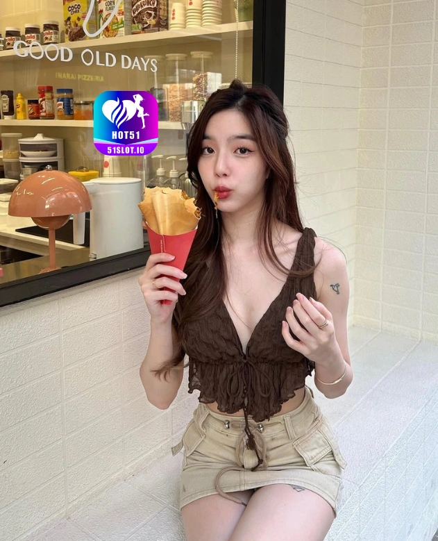 Putri Siregar ​HOT51