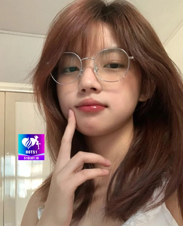 Ratu Permatasari HOT51