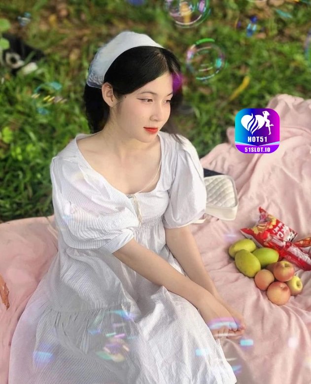 Tari Rahmatis HOT51