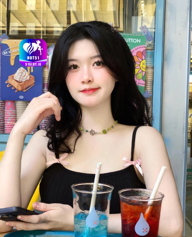 Tari Santoso HOT51