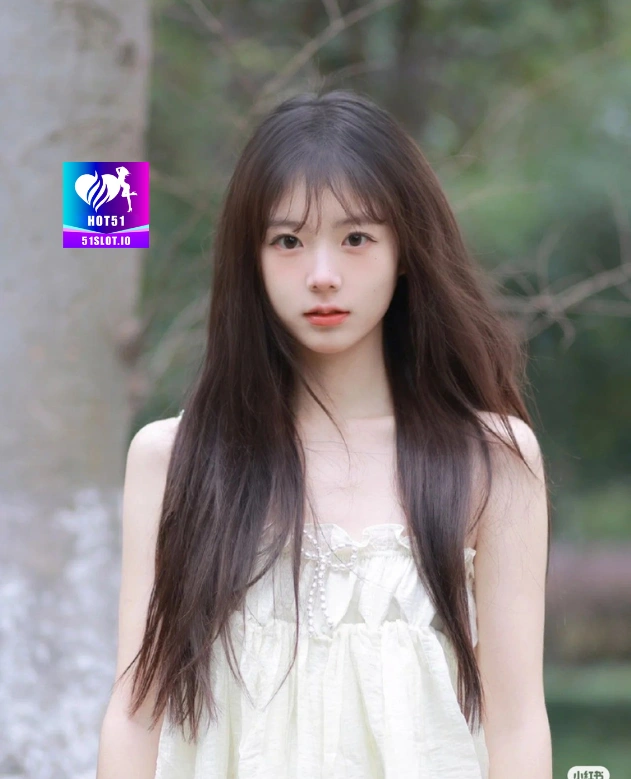 Tari Siregar HOT51