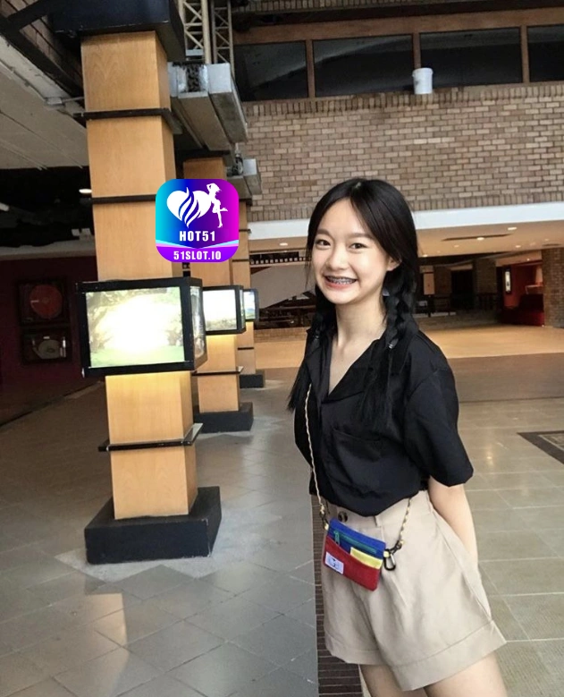 Tari Wijaya HOT51