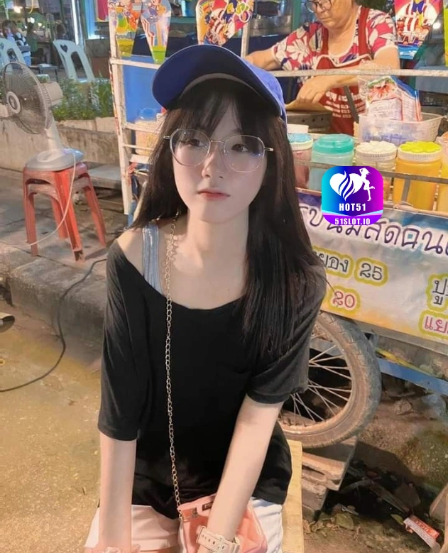 Tari Wijaya HOT51
